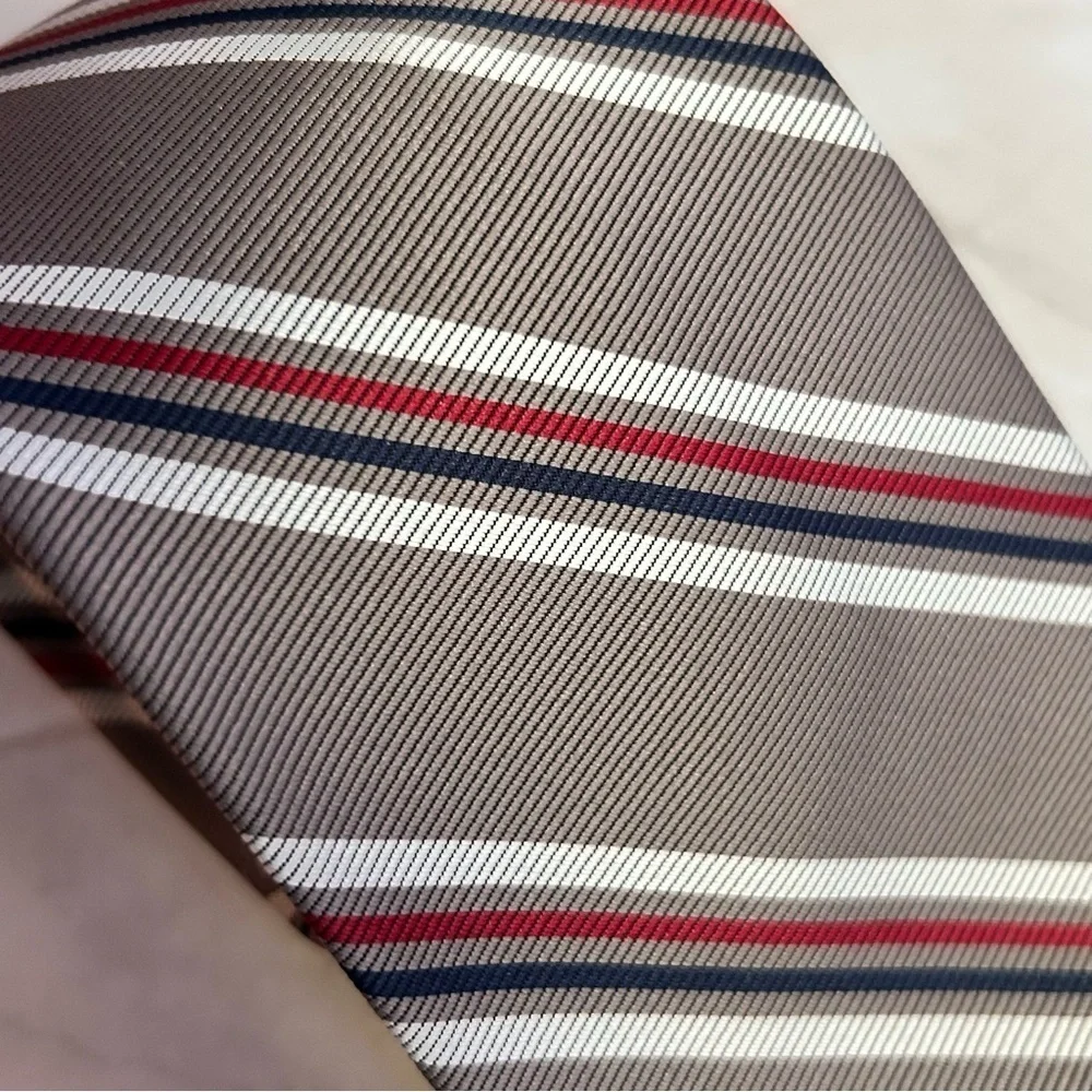 Ketch Striped Gray and Red 55” Tie